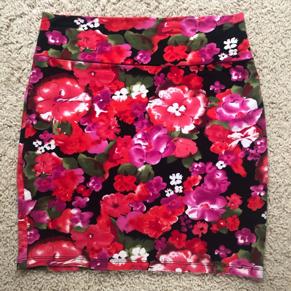 Floral Stretchy Mini Skirt